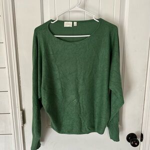 Cyrus Women's Green Sweater off the shoulder batwing